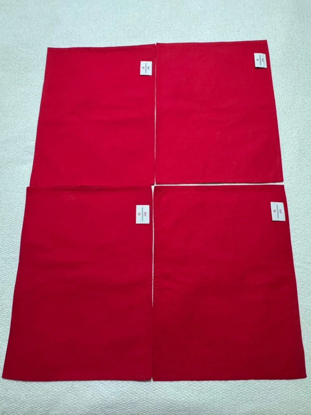 Lot of four VINEYARD VINES for Target baby whale PLACEMAT Red & Blue
